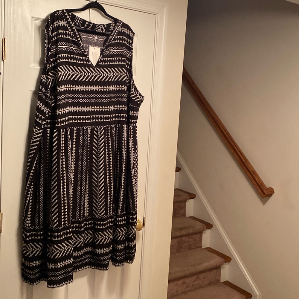 BloomChic Black/Cream Aztec Print Dress…